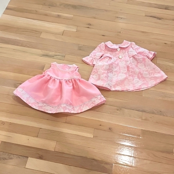 Adorable baby girl's outfit.  Size 6-9 months - Picture 2 of 14